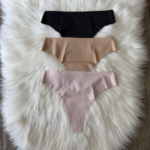 3 thongs medium nwot